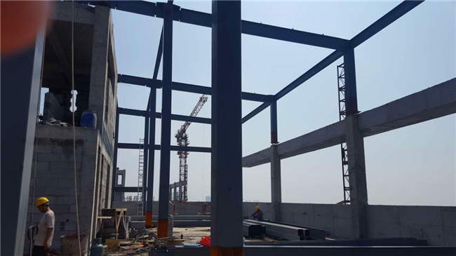 鋼結(jié)構(gòu)廠房建單層還是雙層好？